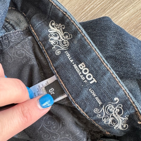 Express Stella Low Rise Boot Cut Jeans – Size 6R - Picture 3 of 5